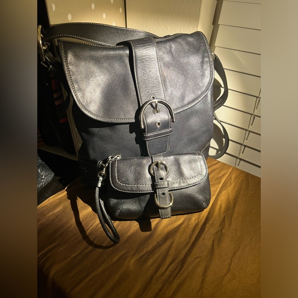 Coach HoboBag Black Leather Silver Hardware w/matching wristlet-Great condition